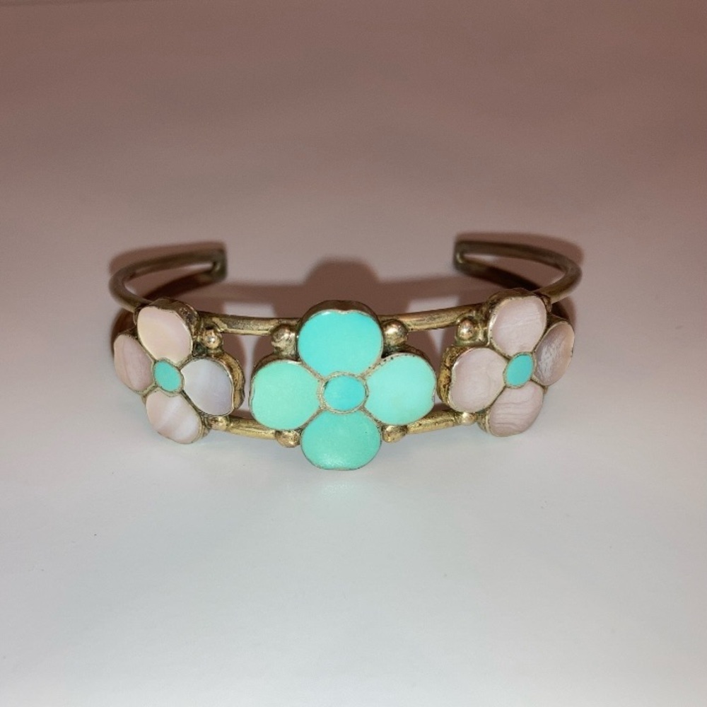 VINTAGE rare signed Zuni sterling silver mother of pearl turquoise bracelet cuff